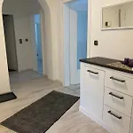 - Mitten Im Herz شقة